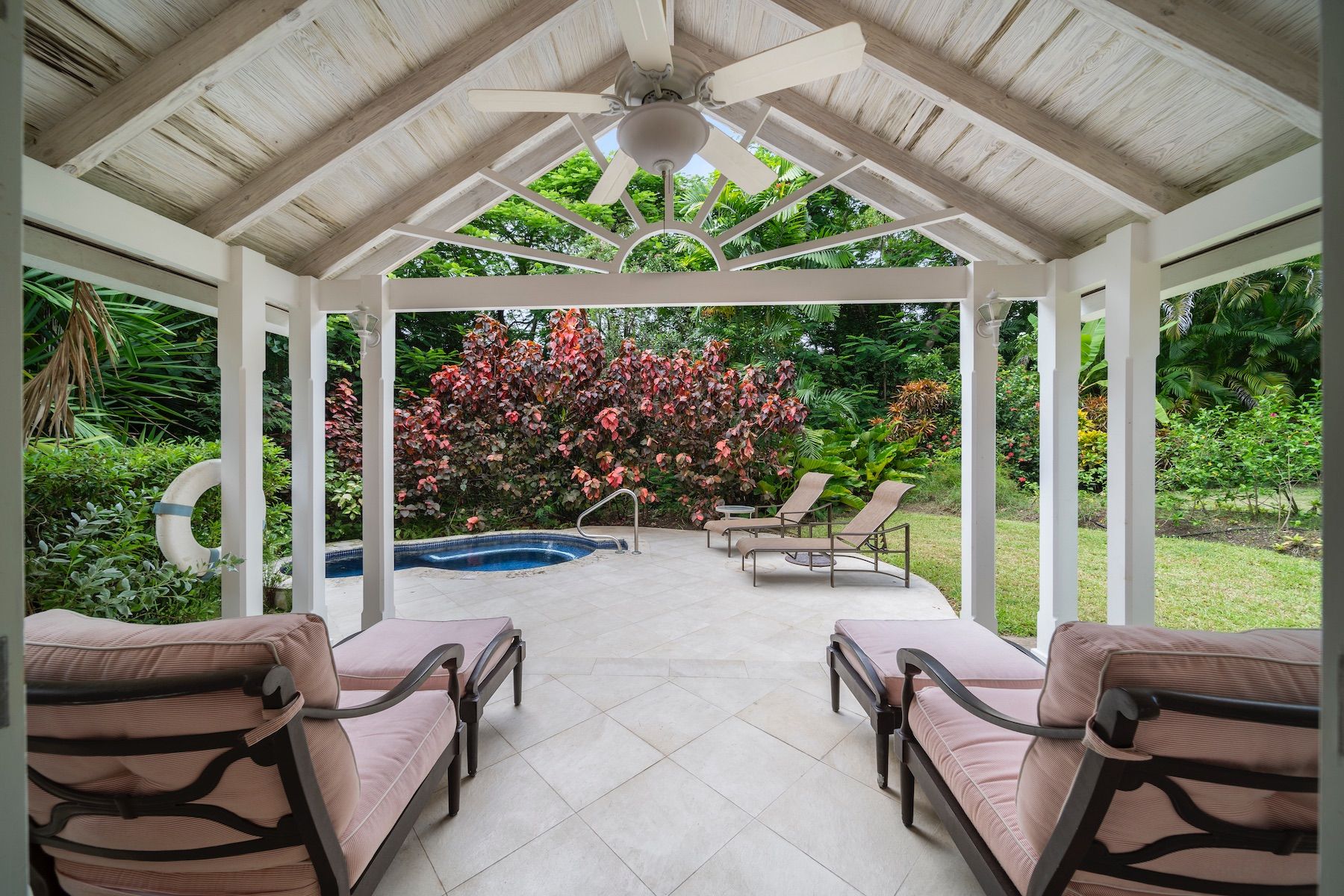Sandalwood House villa photo.